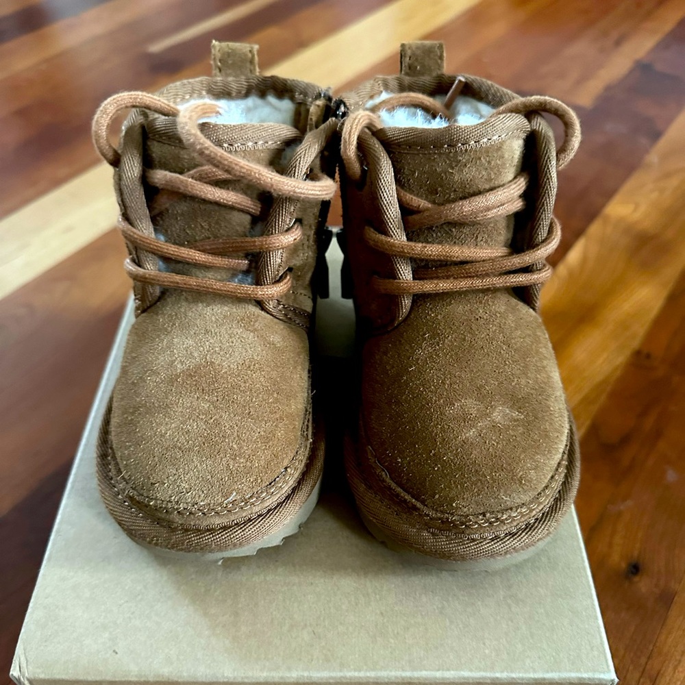 UGG toddler Neumel II